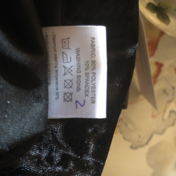 Corset and Velvet skirt set - Picture 5 of 11